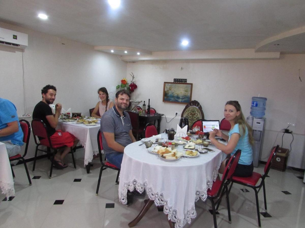 Guest House Nona Kutaisi Luaran gambar