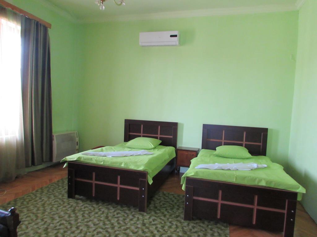 Guest House Nona Kutaisi Luaran gambar